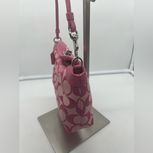 COACH VINTAGE Y2K F42839 Hot Pink Signature Turnlock Large Wristlet Small Purse - Picture 4 of 17